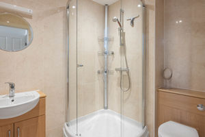 Bedroom 1 en-suite shower- click for photo gallery